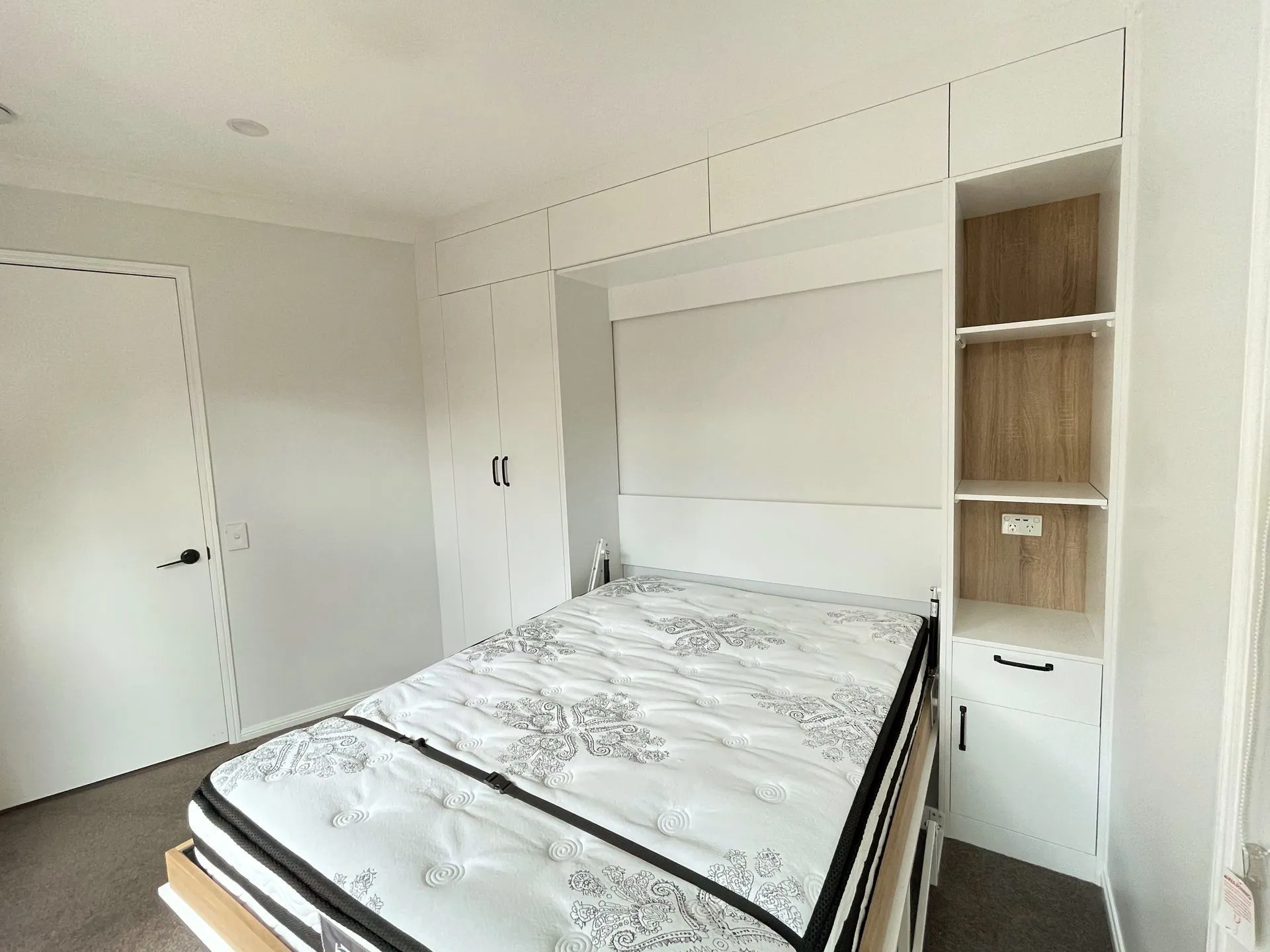 qbed8after Opened position